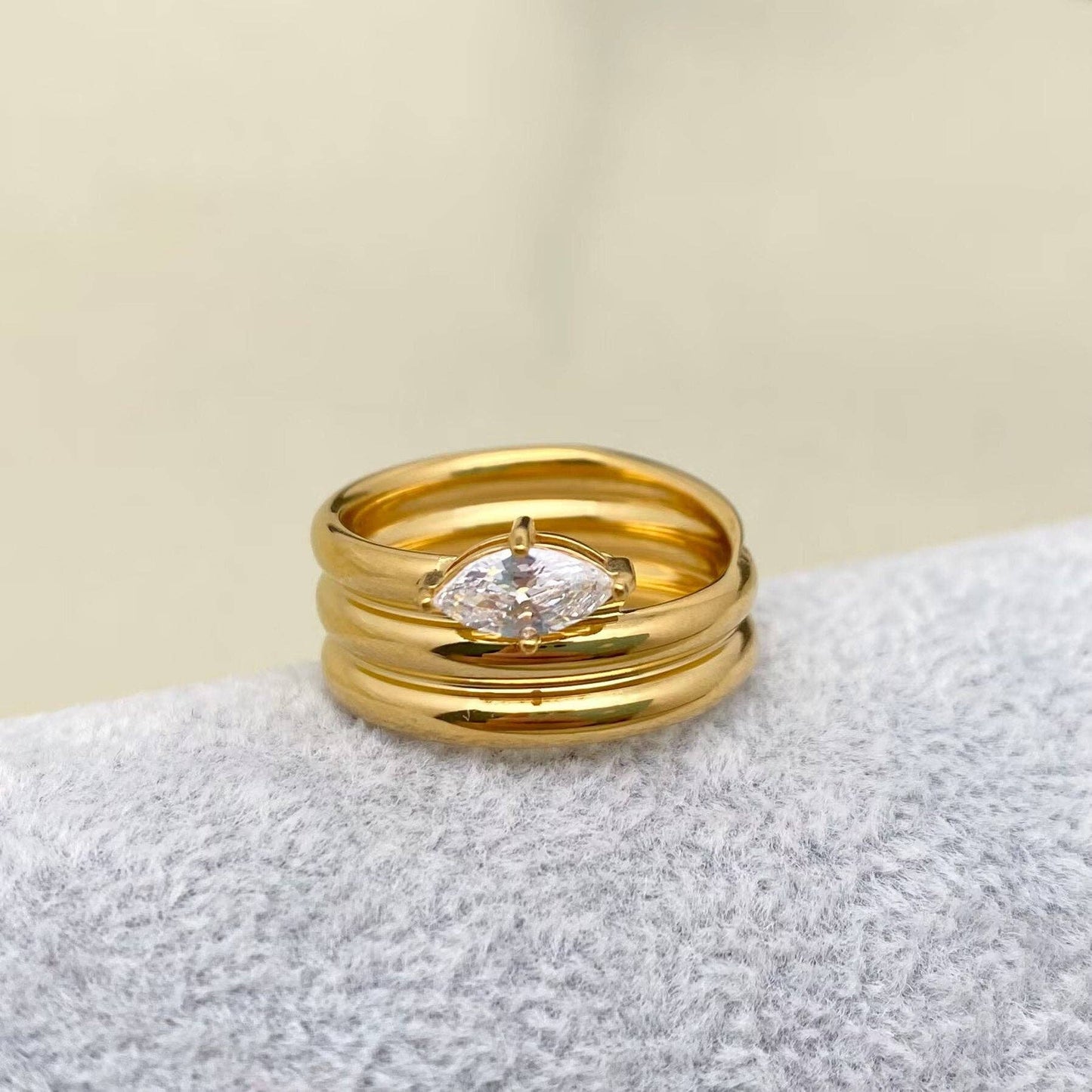 The Tia Ring
